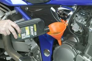 Les petits conseils : Vidanger et remplacer le filtre à  huile de notre moto