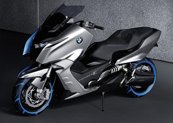 2011 : BMW Concept C : un méchant gros scooter