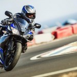 2014-Yamaha-YZF-R125-EU-Race-Blu-Action-002