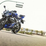 2014-Yamaha-YZF-R125-EU-Race-Blu-Static-005