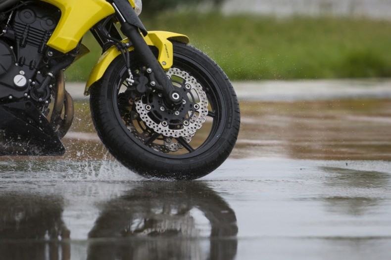 Une chasse au PR4 par Michelin Michelin Pilot Road 4