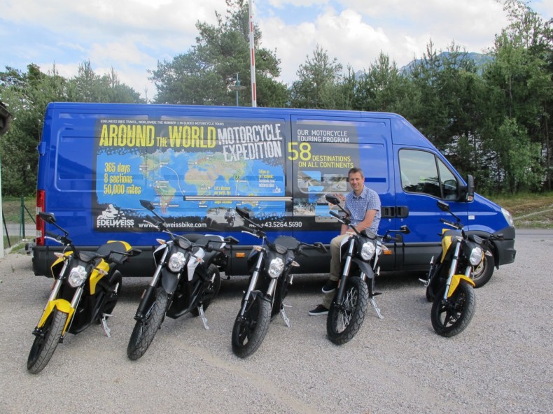 Les Alpes en moto électrique avec Zero et Edelweis Bike Travel