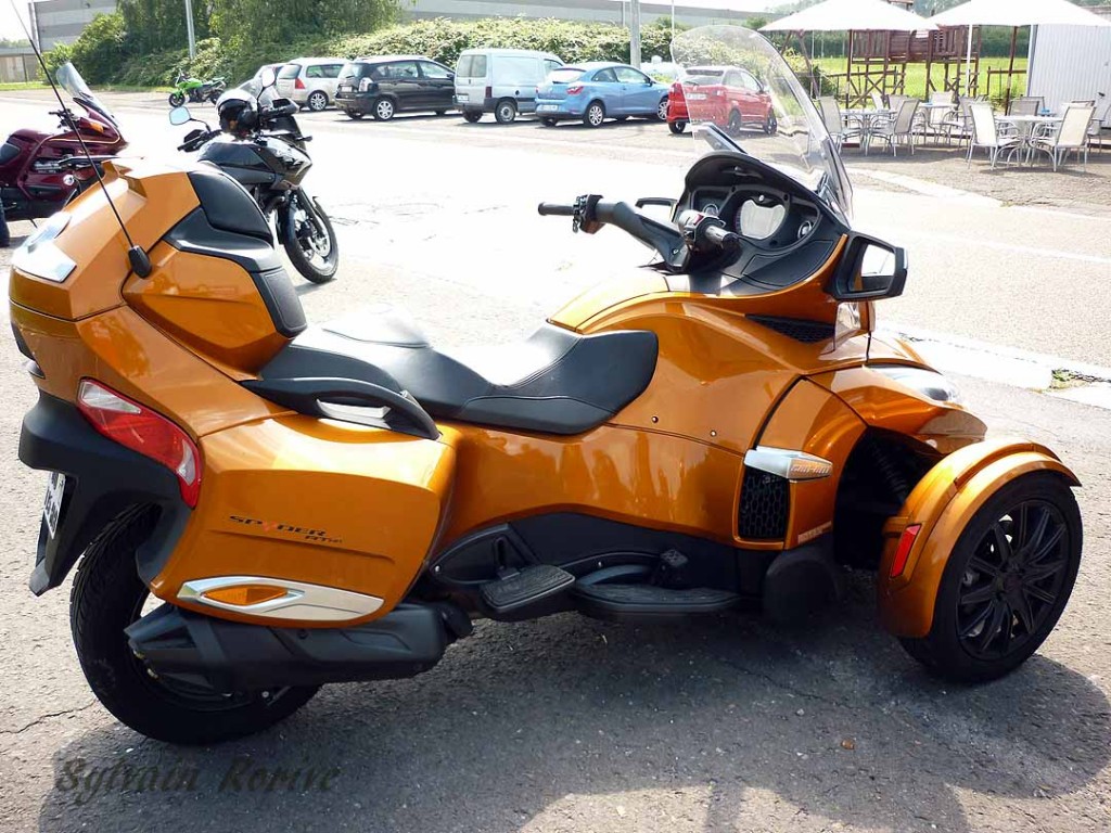 BRP Can-am Spyder RTS le grand luxe sur trois roues