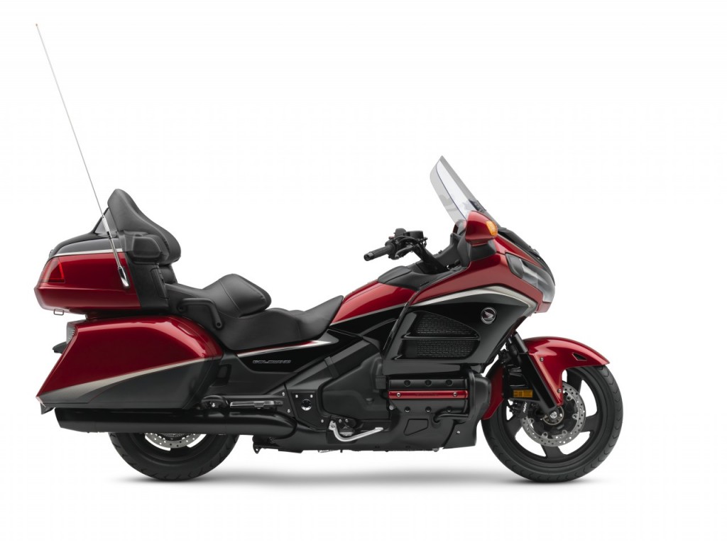 Du neuf chez Honda : la VFR800X, une Goldwing anniversary et une F6B 2015