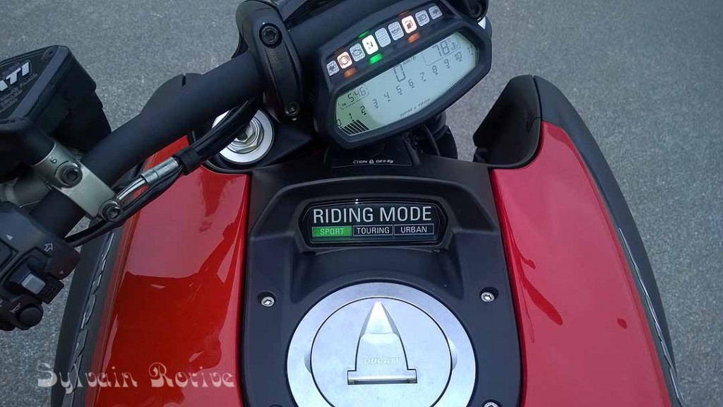 ducati diavel carbon