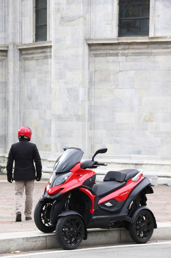 Le scooter 4 roues Quadro4