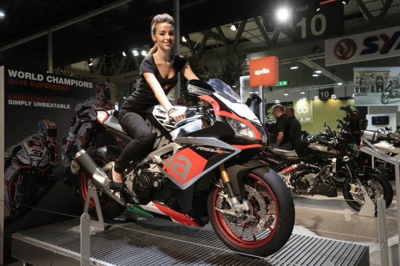 L’Aprilia RSV4 RR et la Tuono V4 1100 en 2015