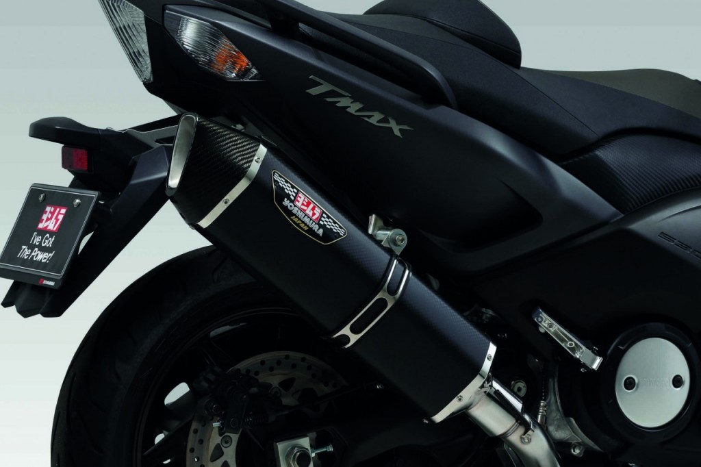 Le T-Max résolument sportif en Yoshimura