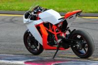 KTM RC4 oui mais en fait, un kit sur une Duke 690