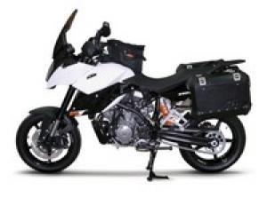 KTM : Action Travel Kit pour les 990 SMT et Adventure 2011