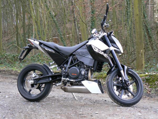 KTM Duke 3 &#8211; Sortez des sentiers battus!