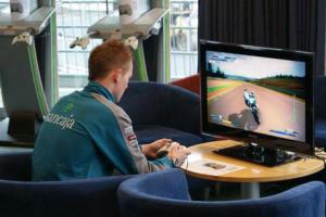 Smith présente le jeu vidéo MotoGP 09\10 à  Silverstone