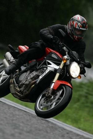 Essai des MV Agusta Brutale 910 S et R