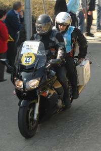 Dans le ballet des motards du Tour des Flandres