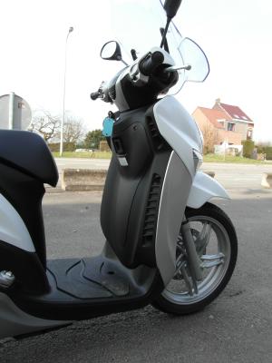 Xenter 125 : le Yamaha du businessman