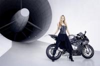 La belle et… la belle : BMW S1000RR et Leslie Porterfield