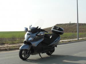 Suzuki Burgman 650 : le vaisseau amiral