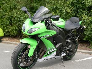 ZX10R Vs Gsxr 1000 2010 : comparatif à  contre-sens