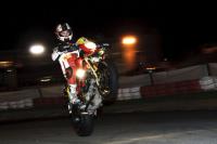 Fastré sur UNE DUCATI hypermotard au dark dog moto tour