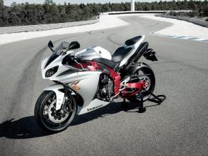 Yamaha R1 Big Bang &#8211; 2009