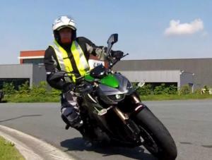 kawasaki-z1000-2014