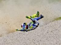 Rossi se fracture le tibia au Mugello!