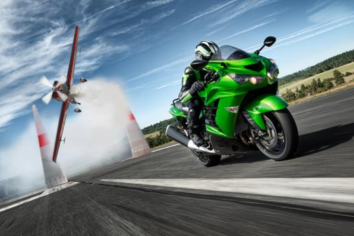 Kawasaki ZZR 1400 2012 vs Suzuki Hayabusa