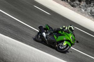 Kawasaki ZZR 1400 2012 vs Suzuki Hayabusa