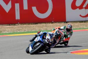 Biaggi et Melandri au coude à  coude