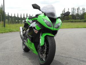 Kawasaki ZX6-R : la pistarde sur route