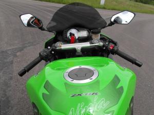 Kawasaki ZX6-R : la pistarde sur route