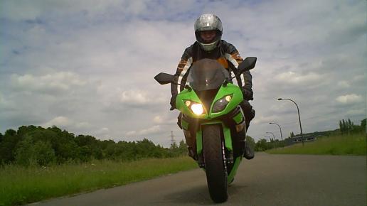 Kawasaki ZX6-R : la pistarde sur route