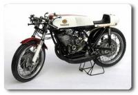 Phil Read Yamaha m&rsquo;a offert quatre Geishas  aux Bikers&rsquo;Classics.