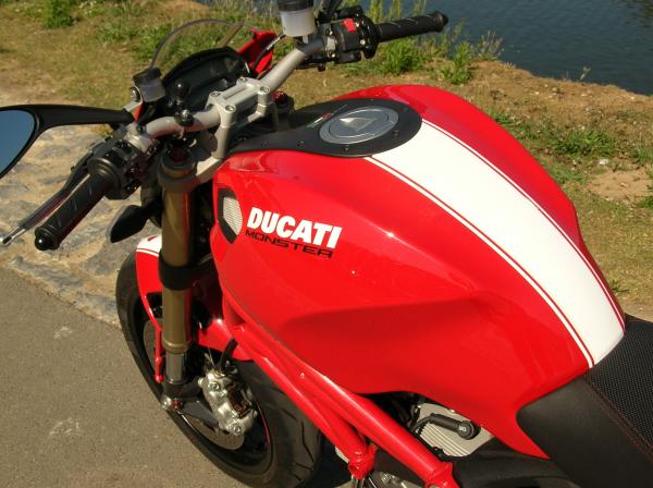 DUCATI Monster 1100 EVO 2011