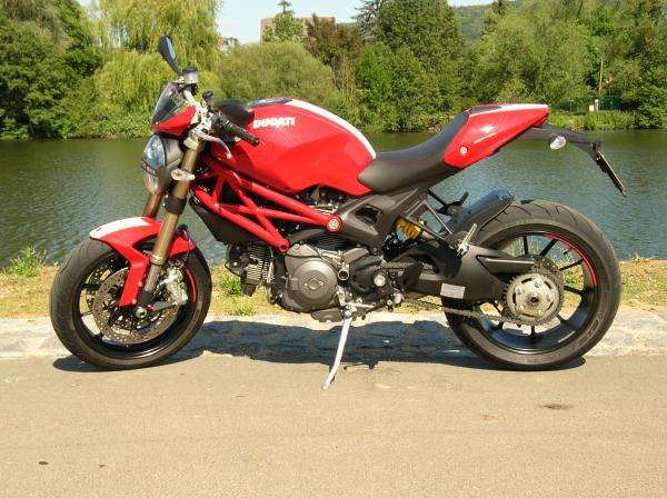 DUCATI Monster 1100 EVO 2011