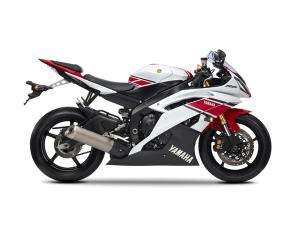 Yamaha R6 50th anniversary face à  R1 2012