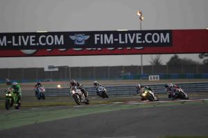 Le SERT en tàªte du Bol d’Or dimanche matin devant la Honda Michelin et la Yamaha Austria