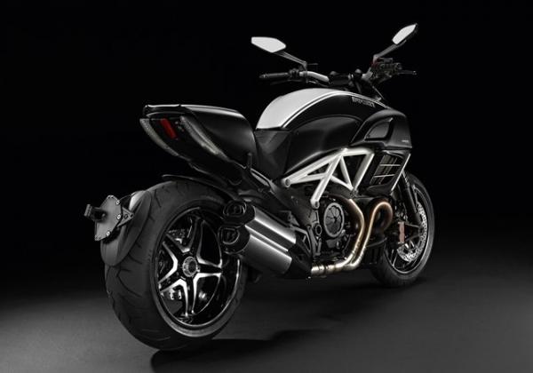 Un Ducati Diavel AMG