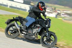 Nouveautés 2012 : KTM Duke 690, Triumph Daytona 675, Ducati Streetfighters