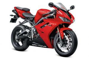 Nouveautés 2012 : KTM Duke 690, Triumph Daytona 675, Ducati Streetfighters