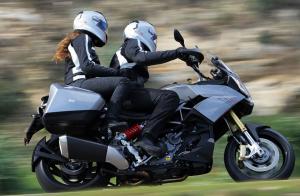 Aprilia Caponord 1200 : pour les voyageurs pressés