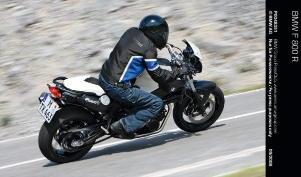 BMW F800R : le roadster teuton confortable, moderne et avec le fun en plus