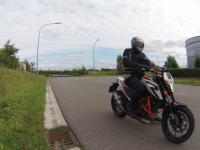 KTM Duke 690 R : l&rsquo;oRange façon spoRt