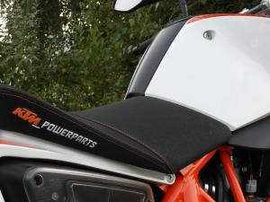 KTM Duke 690 R : l&rsquo;oRange façon spoRt