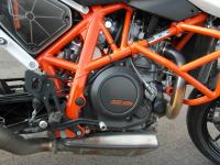 KTM Duke 690 R : l&rsquo;oRange façon spoRt