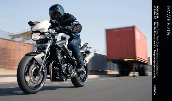 bmw-f800r-en-action