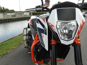 KTM Duke 690 R : l&rsquo;oRange façon spoRt