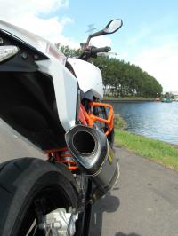 KTM Duke 690 R : l&rsquo;oRange façon spoRt