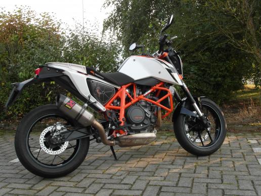 KTM Duke 690 R : l&rsquo;oRange façon spoRt