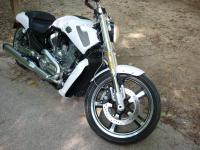 HARLEY DAVIDSON V-ROD MUSCLE 2011 : L&rsquo;autre Harley